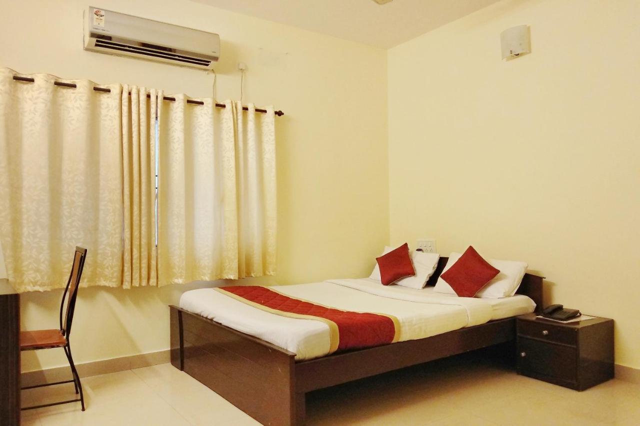 העיר בנגלור Super Oyo Capital O Premium Hotel Victoria Heights Near Sri Someshwara Swami Temple מראה חיצוני תמונה