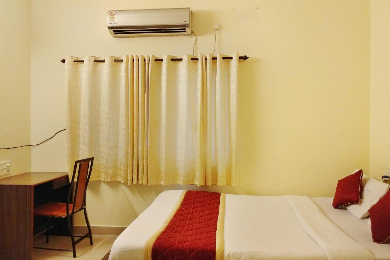 העיר בנגלור Super Oyo Capital O Premium Hotel Victoria Heights Near Sri Someshwara Swami Temple מראה חיצוני תמונה