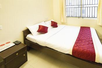 העיר בנגלור Super Oyo Capital O Premium Hotel Victoria Heights Near Sri Someshwara Swami Temple מראה חיצוני תמונה