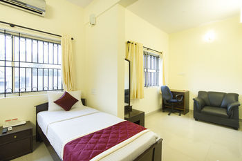 העיר בנגלור Super Oyo Capital O Premium Hotel Victoria Heights Near Sri Someshwara Swami Temple מראה חיצוני תמונה