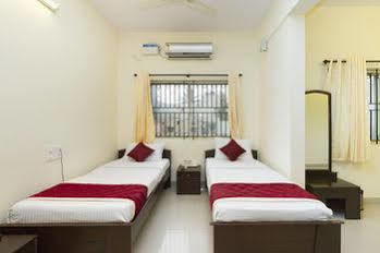 העיר בנגלור Super Oyo Capital O Premium Hotel Victoria Heights Near Sri Someshwara Swami Temple מראה חיצוני תמונה